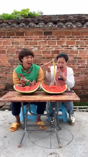 扔筷子娱乐吃瓜,扔筷子娱乐吃瓜盛宴